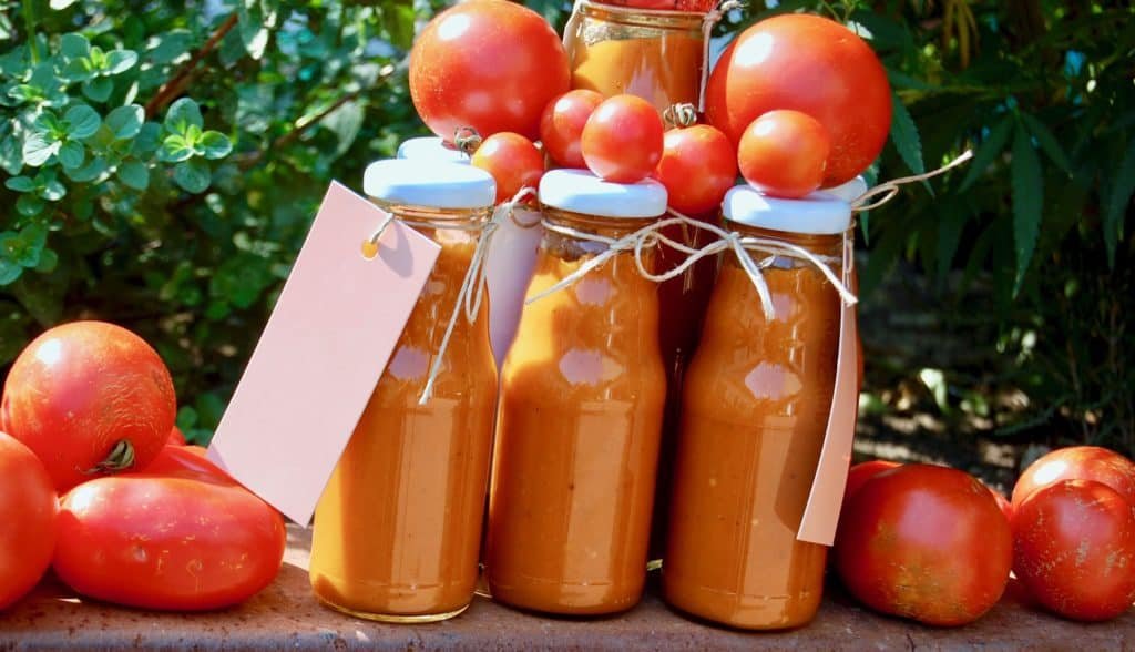 fertiges selbstgemachtes Ketchup