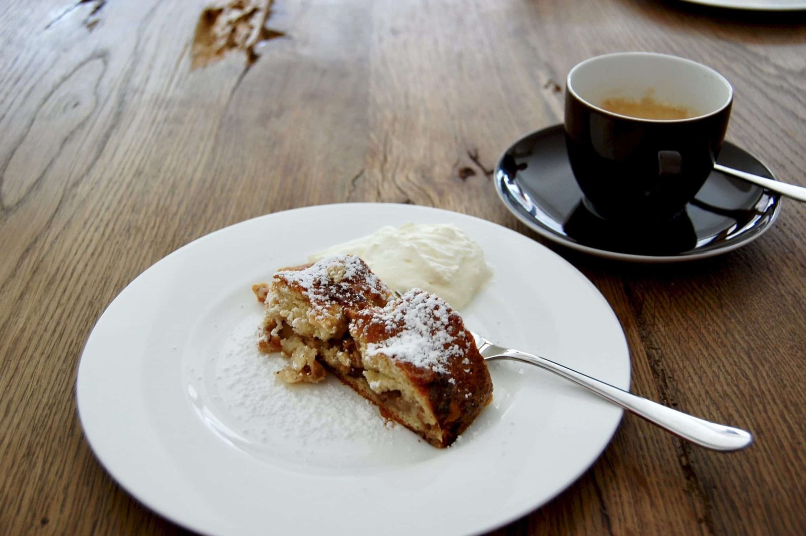 Apfelstrudel nach Südtiroler Art: Mit Nüssen, Zimt und Nelken - Torftrottel