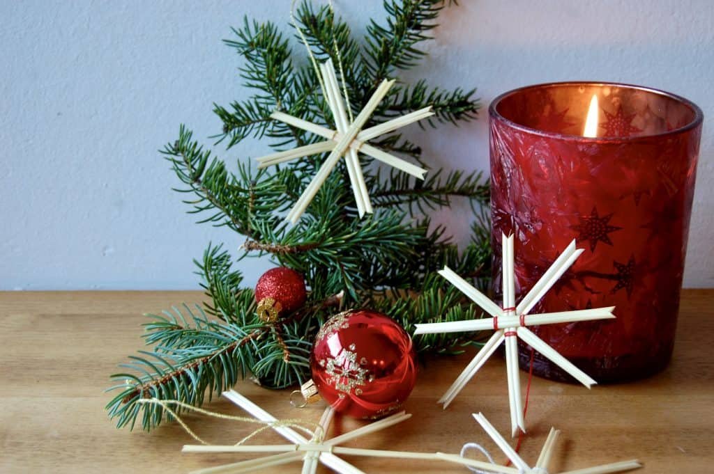 Einfache Weihnachtssterne basteln