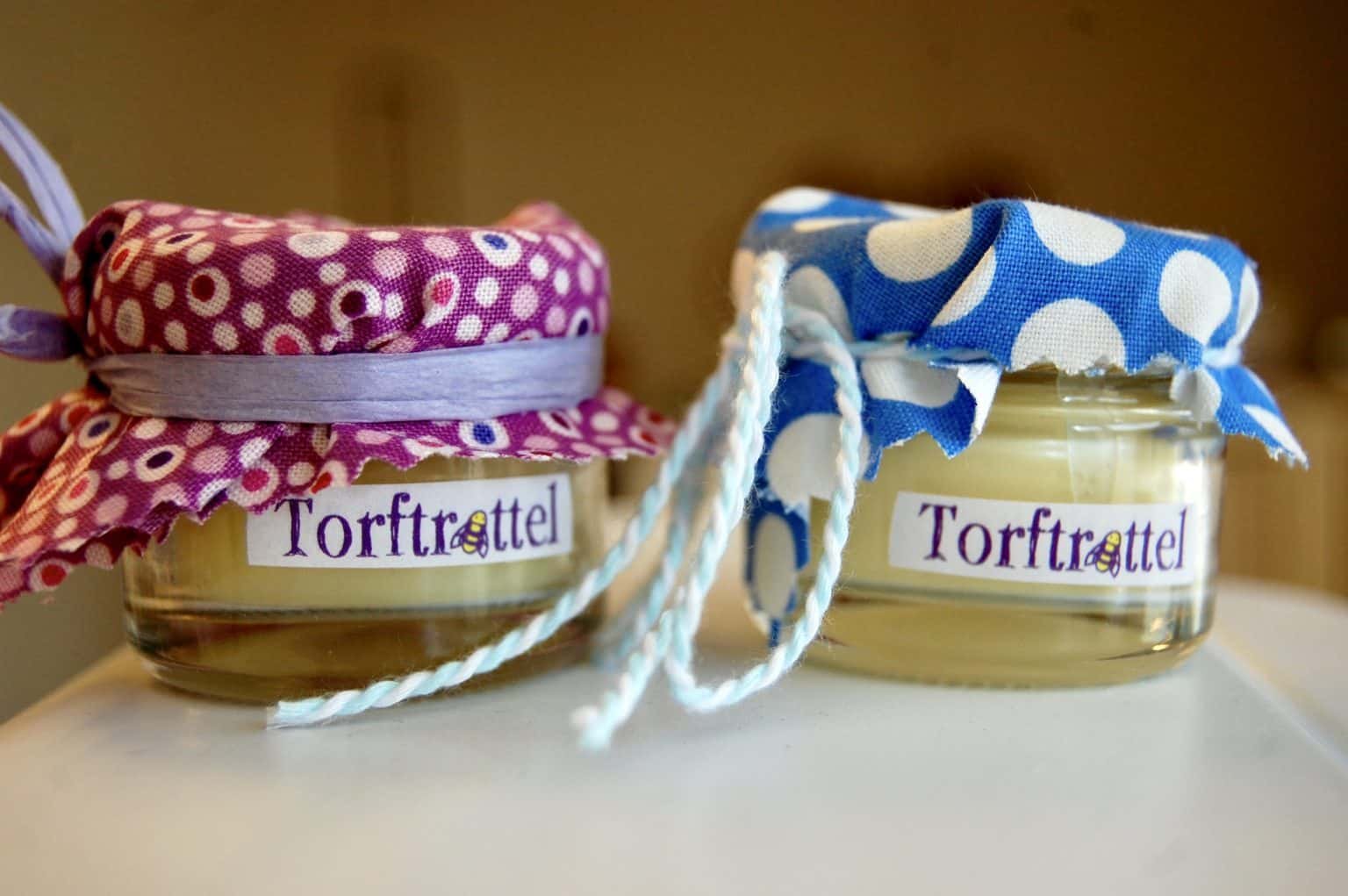 Lippenbalsam selber machen Mit Honig und Mandelöl Torftrottel Lippenbalsam selber machen Mit Honig und Mandelöl Torftrottel