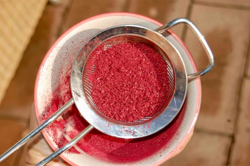 Rote Rüben fein mahlen