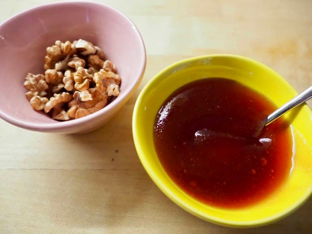 Gelee und Nüsse
