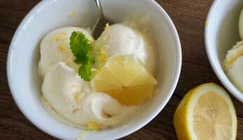 Rezept für cremiges Zitroneneis ohne Eismaschine