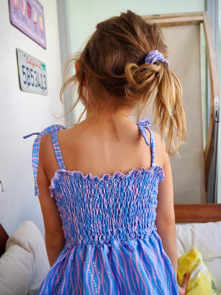 Kleid mit gesmoktem Oberteil