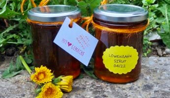 Löwenzahnsirup herstellen: Fertiger Sirup