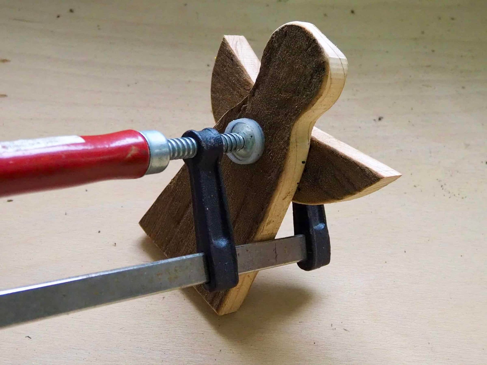 Engel aus Holz basteln
