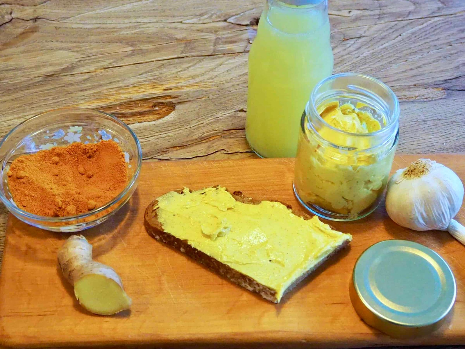 Butter mit Kurkuma und Ingwer