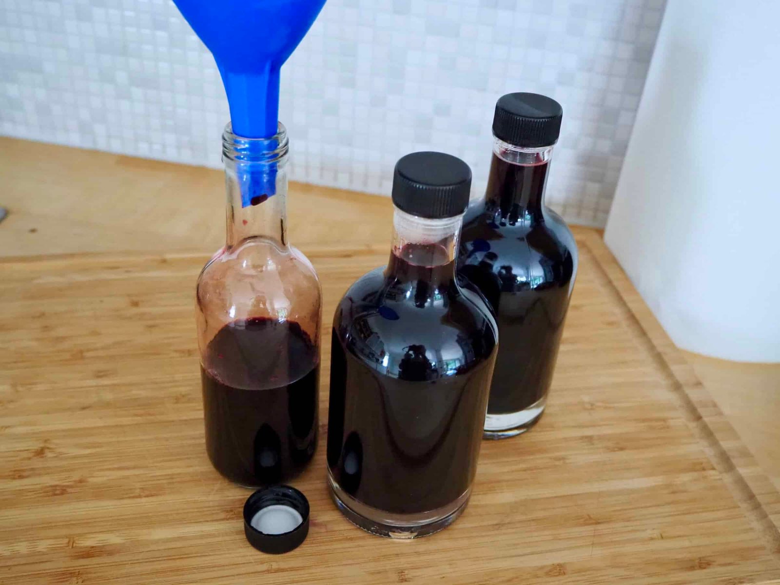 Holunderbeerensaft abfüllen