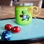 Ostergeschenk selber machen: DIY Osterglas
