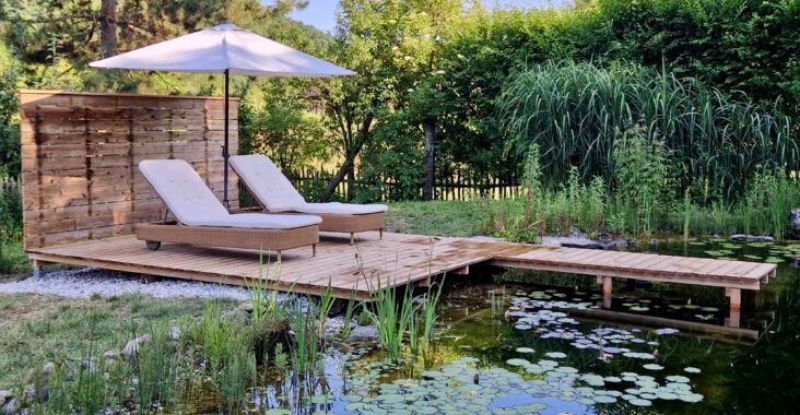 Badesteg am Schwimmteich bauen