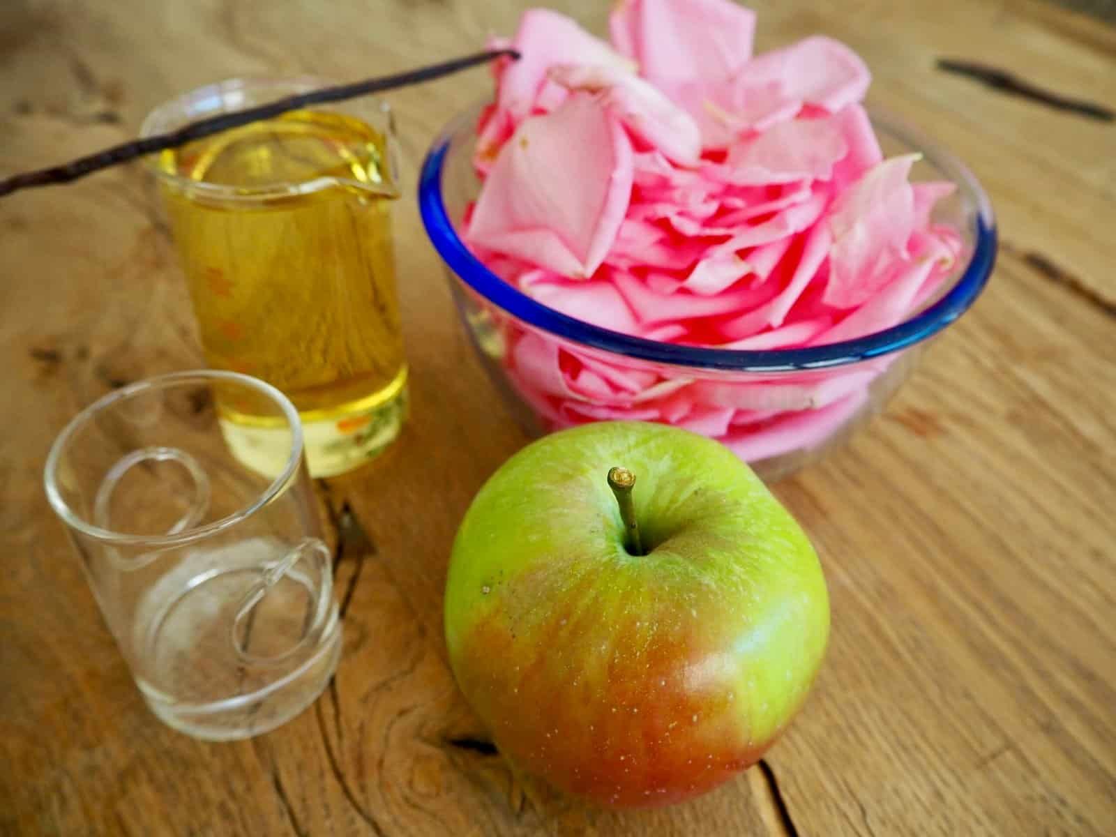 Zutaten für selbstgemachtes Apfelöl