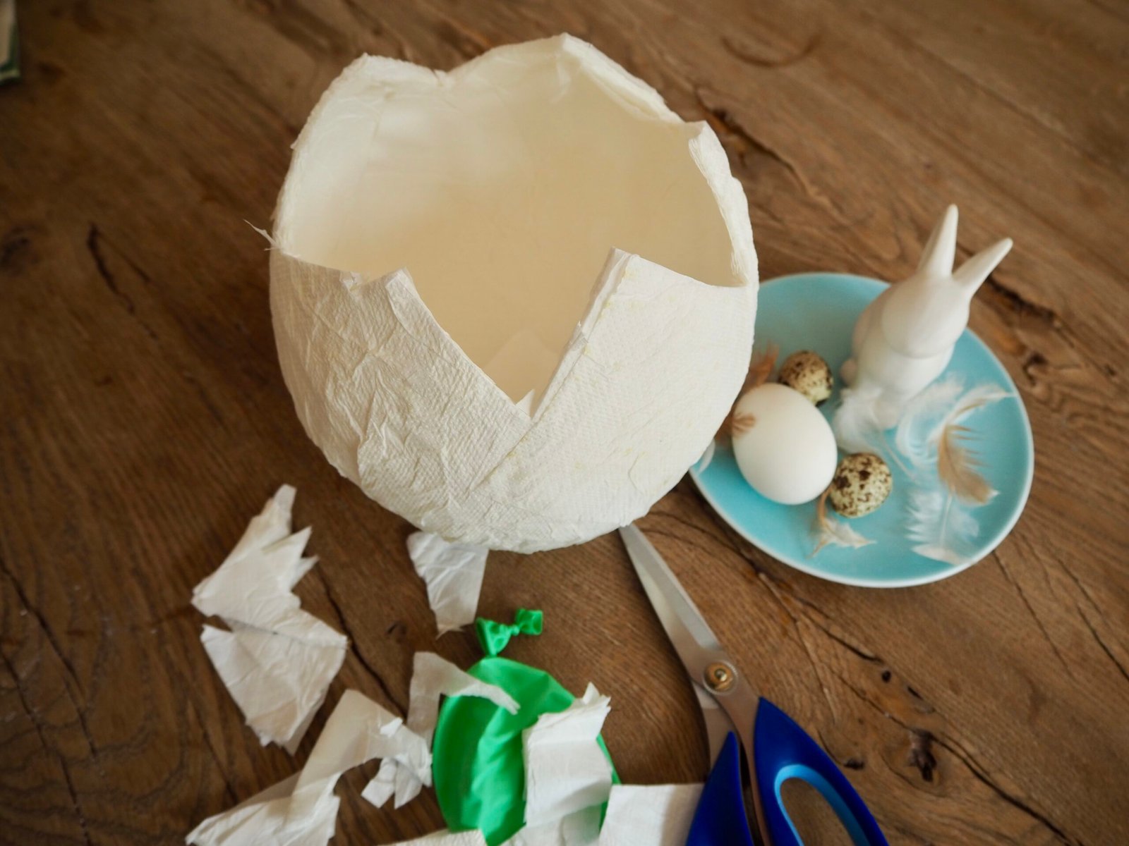 Osternest zackig einscheiden