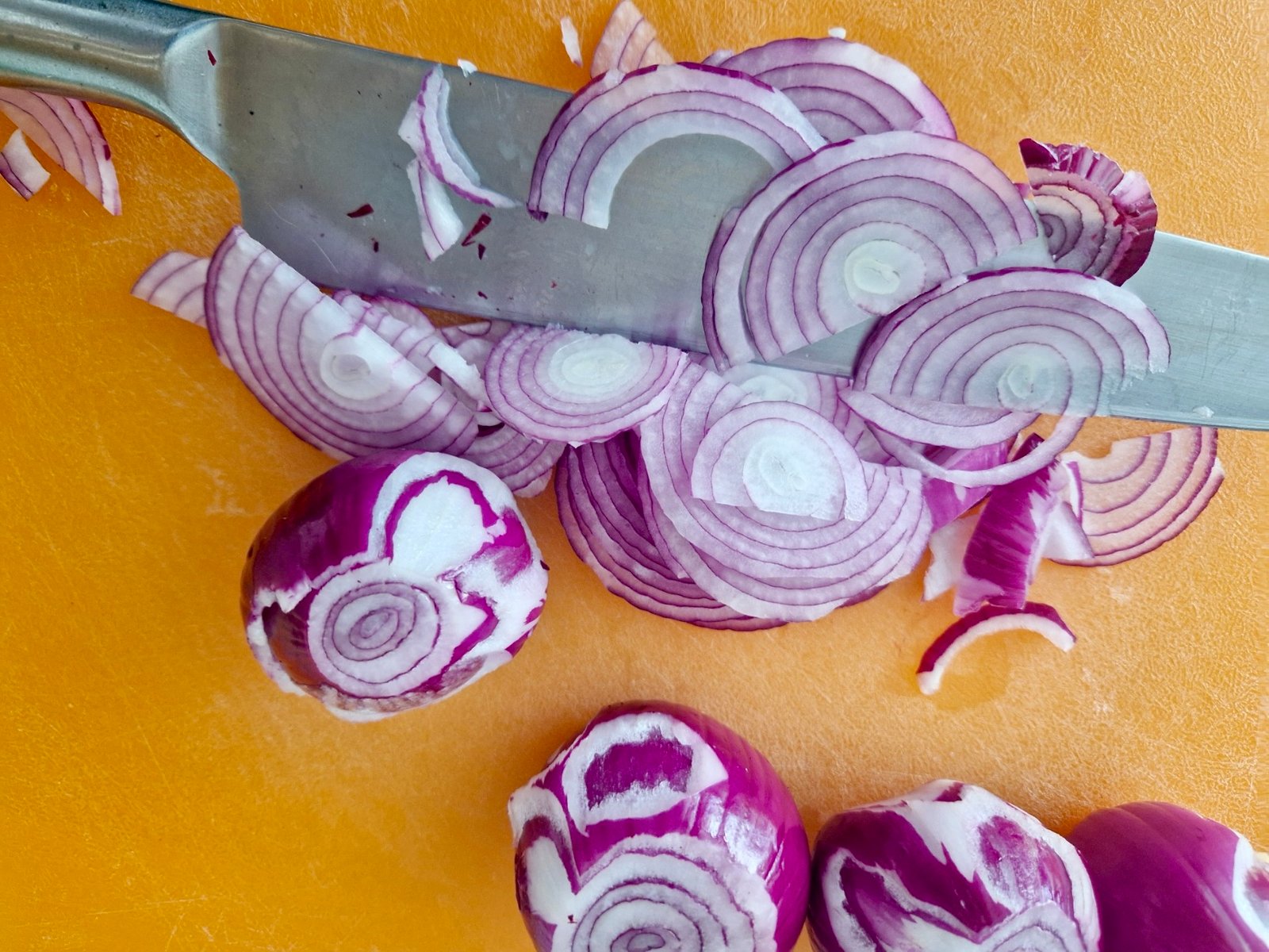 Zwiebel schneiden